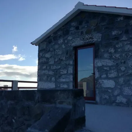 Melo's Place * Madalena (Azores)