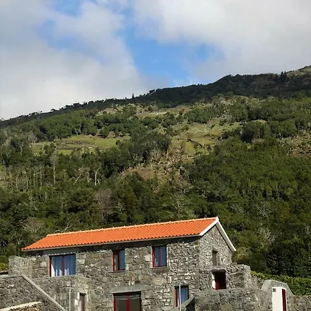 Melo's Place * Madalena (Azores)