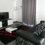 Melo's Place Holiday home