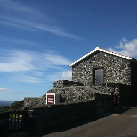 Melo's Place Madalena (Azores)