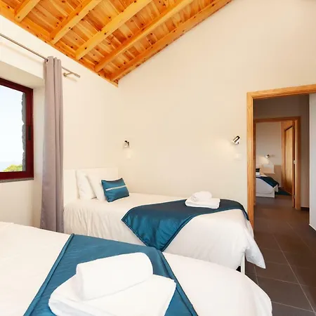 Melo's Place Madalena (Azores)